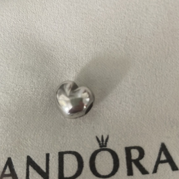Pandora Heart Clip - Picture 2 of 2